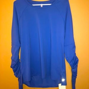 Gorgeous blue silky athletic top w/ruched sleeves